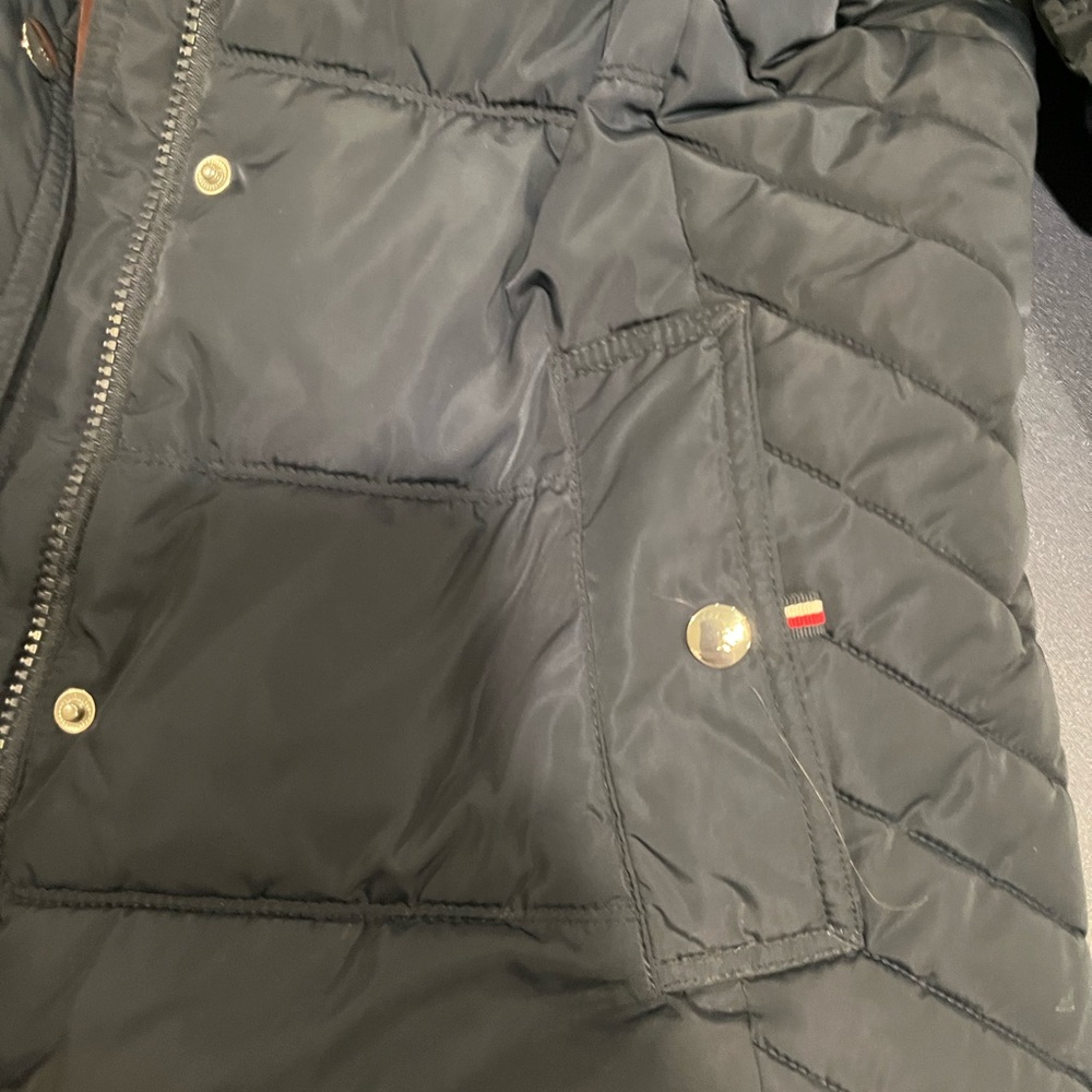 Women’s Navy Puffer Jacket - Picture 6 of 9